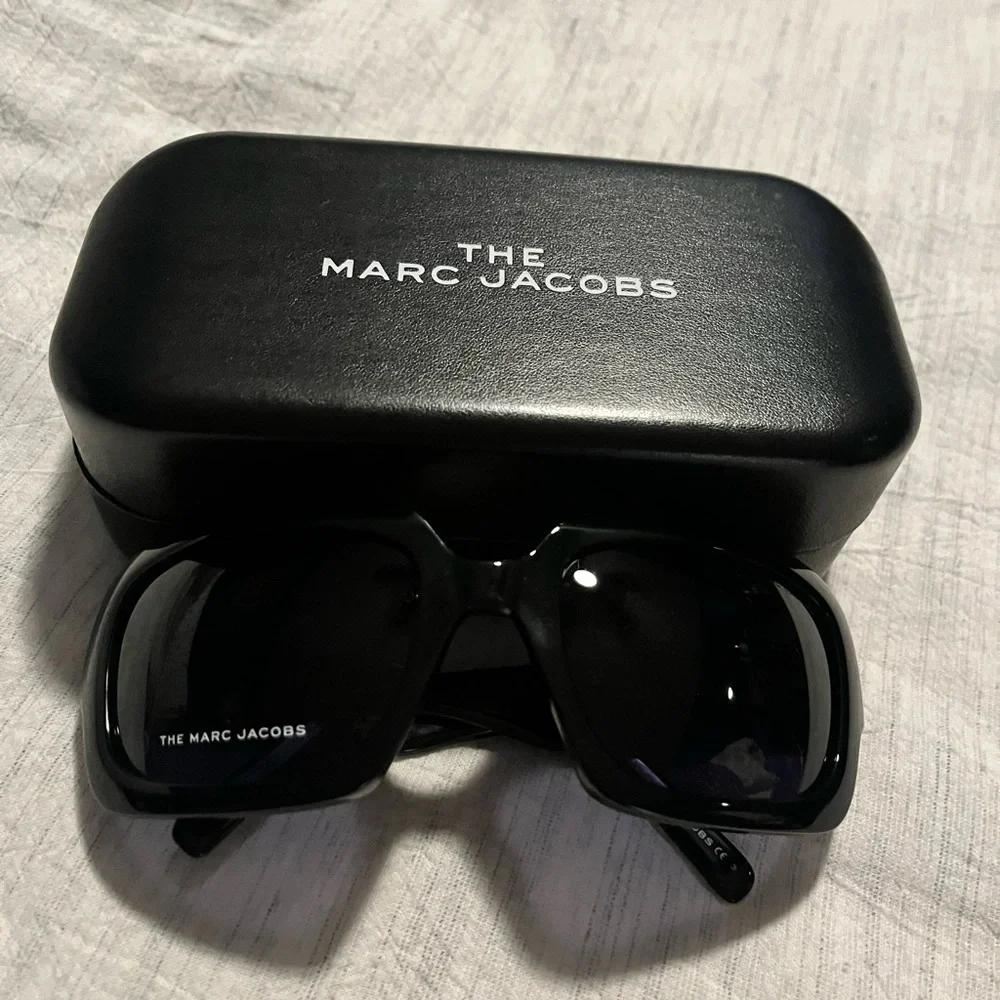 Marc Jacobs Sunglasses - Picture 3 of 6